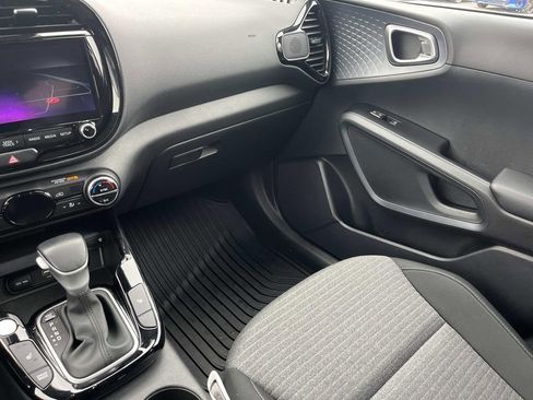 Used 2023 Kia Soul EX image 13