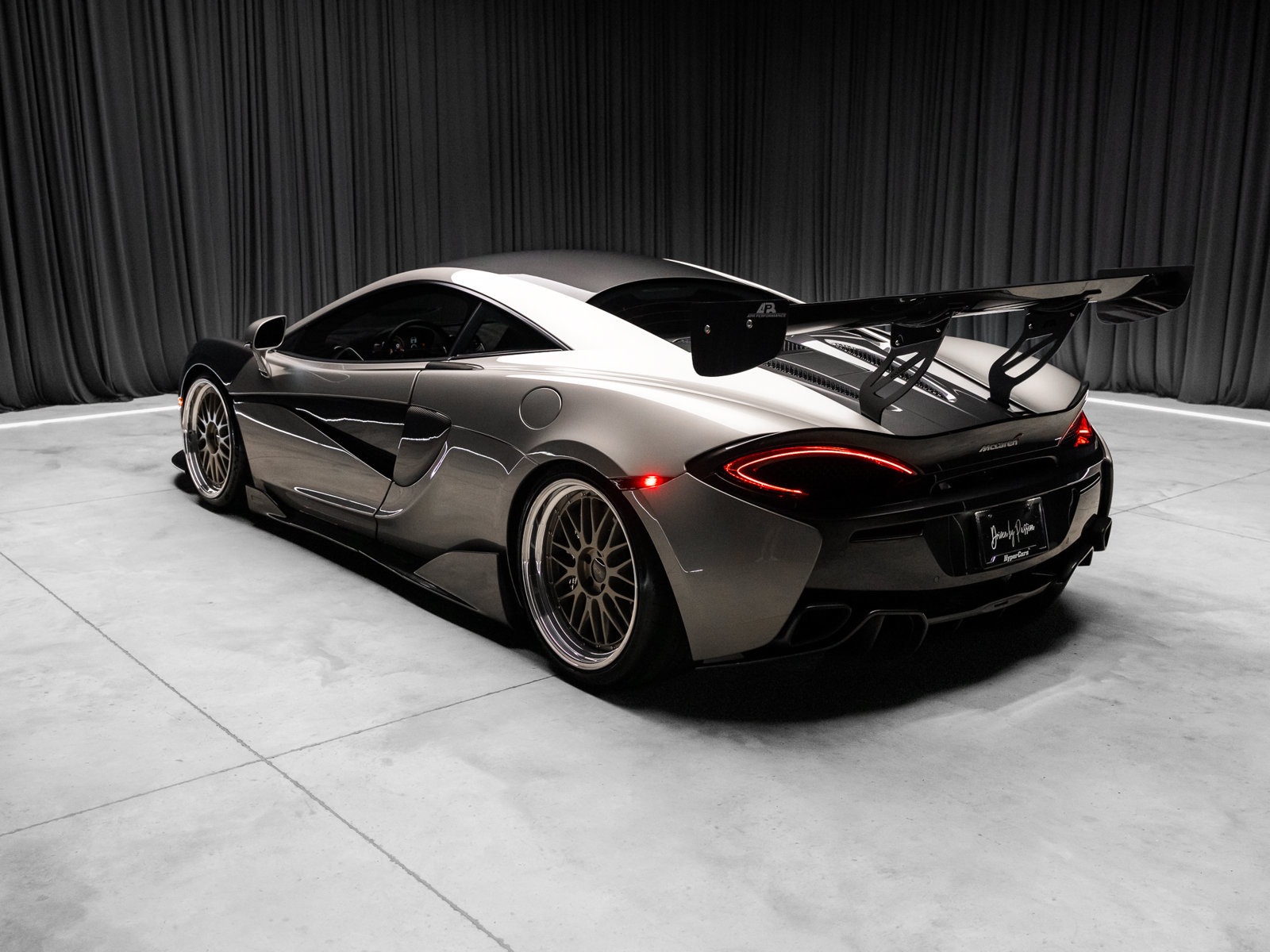 Used 2017 McLaren 570S Coupe RWD image 41