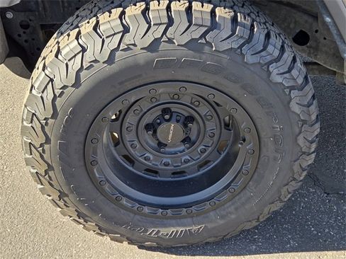 Used 2021 Jeep Wrangler Unlimited Sahara image 9