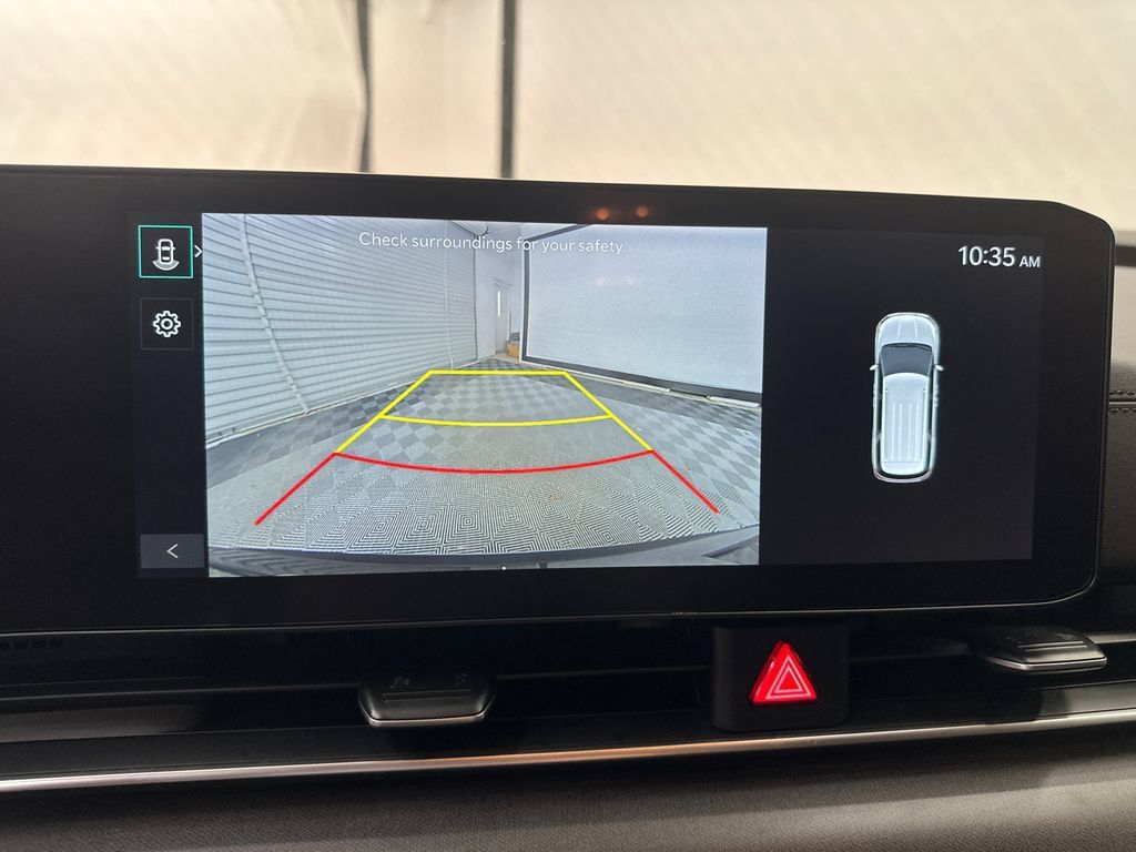 Used 2025 Kia Carnival EX FWD image 31