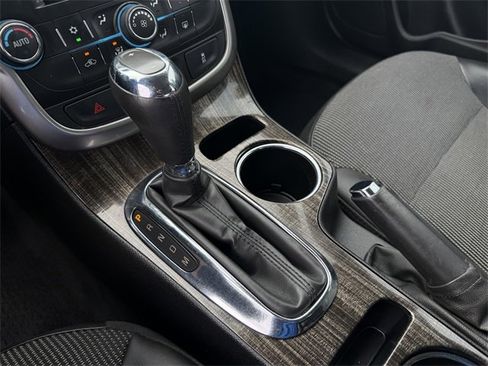 Used 2015 Chevrolet Malibu LT image 16