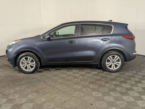 Used 2017 Kia Sportage LX image 2