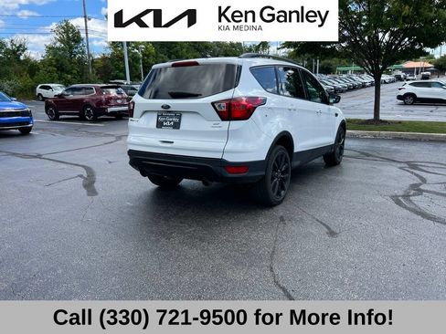 Used 2019 Ford Escape SE FWD image 8