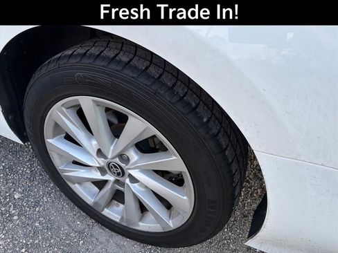 Used 2022 Toyota Camry LE image 6