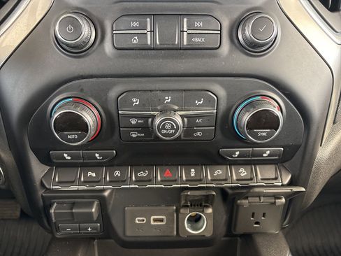 Used 2021 Chevrolet Silverado 1500 LT Trail Boss w/ Convenience Package II AWD/4WD image 23