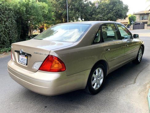 Used 2000 Toyota Avalon XLS image 8