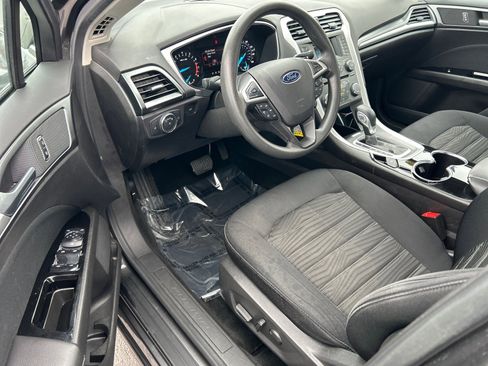 Used 2016 Ford Fusion SE image 5