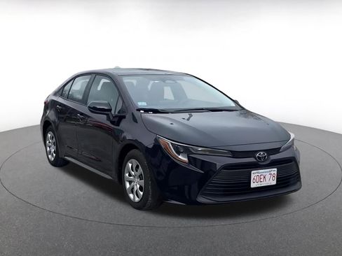 Used 2025 Toyota Corolla LE image 3