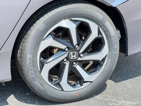 Used 2017 Honda Accord EX image 38