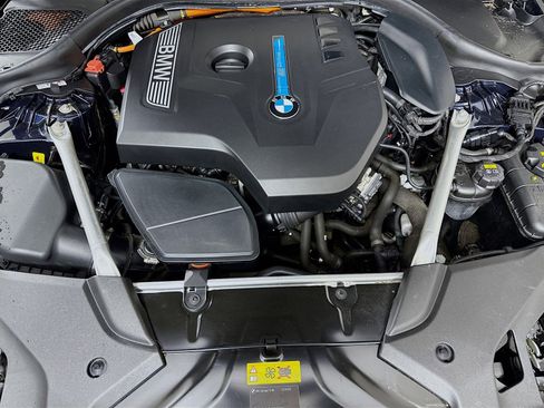 Used 2020 BMW 530e xDrive image 30