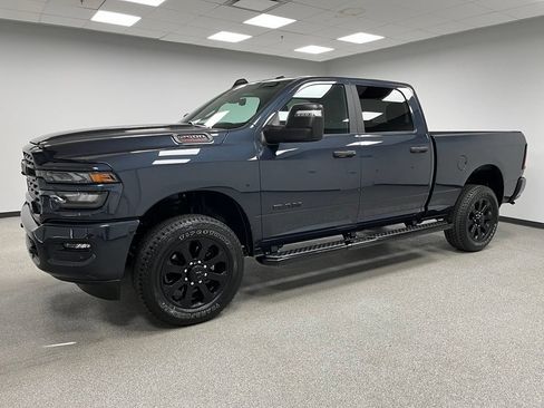 Used 2026 RAM 2500 Big Horn AWD/4WD image 6