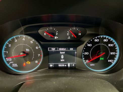 Used 2017 Chevrolet Malibu LT FWD image 12
