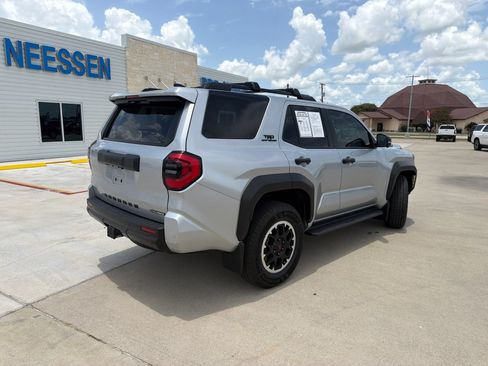 Used 2025 Toyota 4Runner TRD Off-Road Premium AWD/4WD image 8