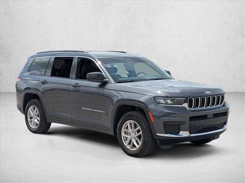Used 2025 Jeep Grand Cherokee L Laredo AWD/4WD image 3