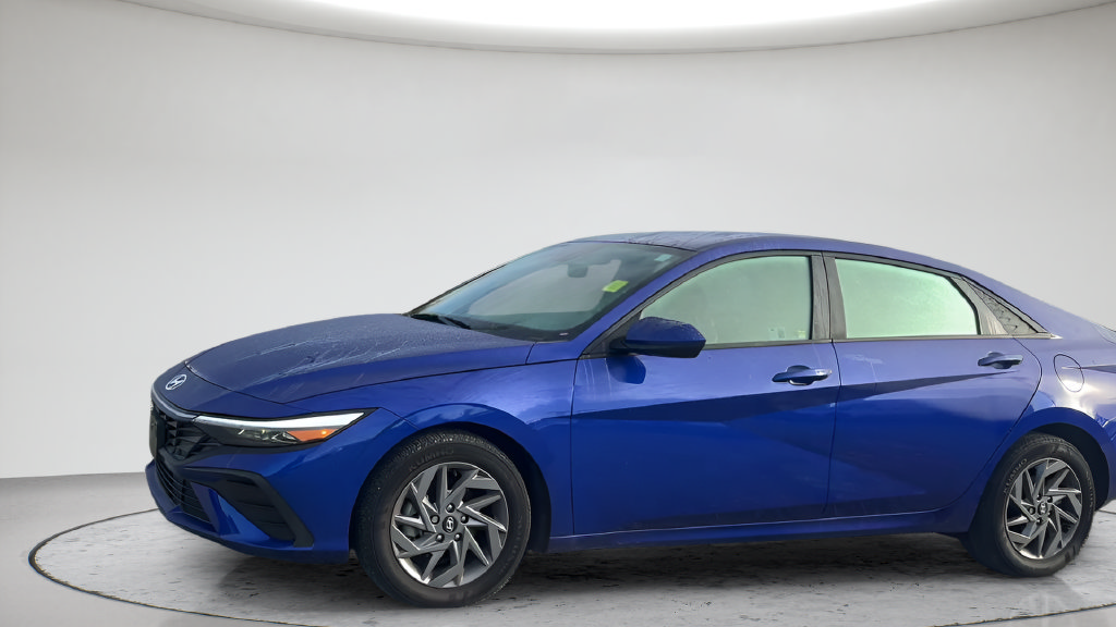 Used 2024 Hyundai Elantra SEL FWD image 12