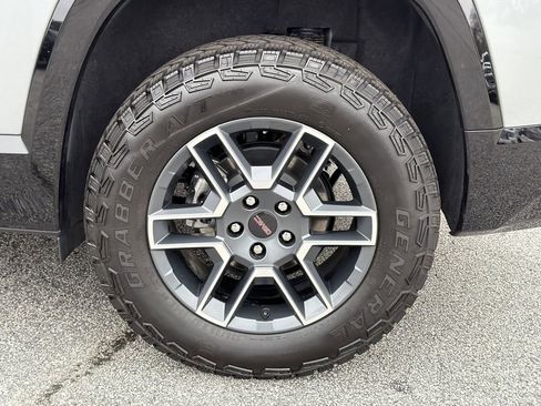 Used 2026 GMC Terrain AT4 image 33