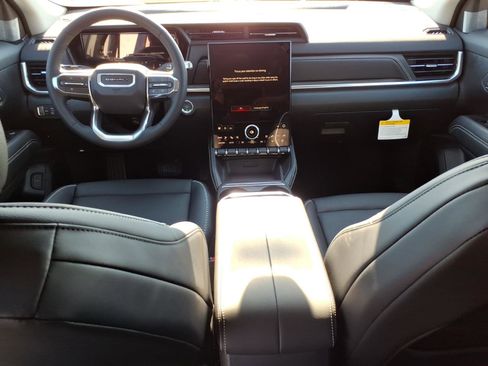 New 2026 GMC Terrain Denali w/ LPO, Black Badging Package image 8