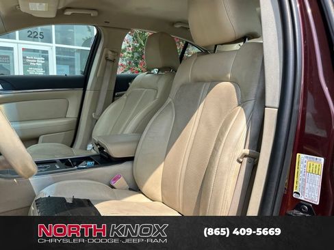 Used 2009 Lincoln MKS FWD image 4