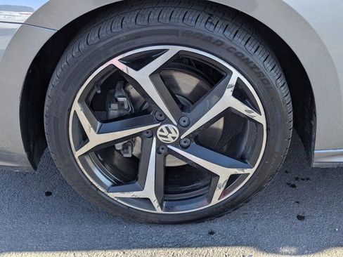 Used 2020 Volkswagen Passat 2.0T R-Line image 11