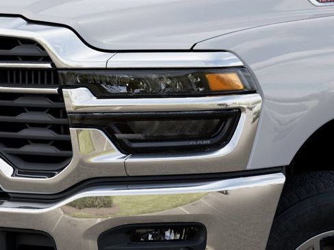 New 2025 RAM 2500 Big Horn AWD/4WD image 11