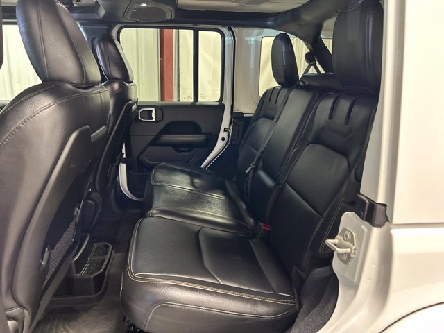 Used 2024 Jeep Wrangler Unlimited Sahara w/ Technology Group AWD/4WD image 17