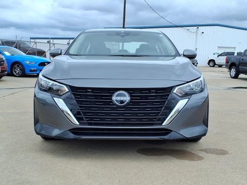 Used 2025 Nissan Sentra SV FWD image 2