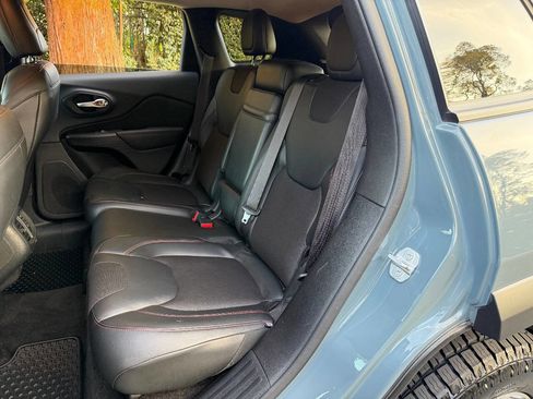 Used 2015 Jeep Cherokee Trailhawk w/ Comfort/Convenience Group image 20