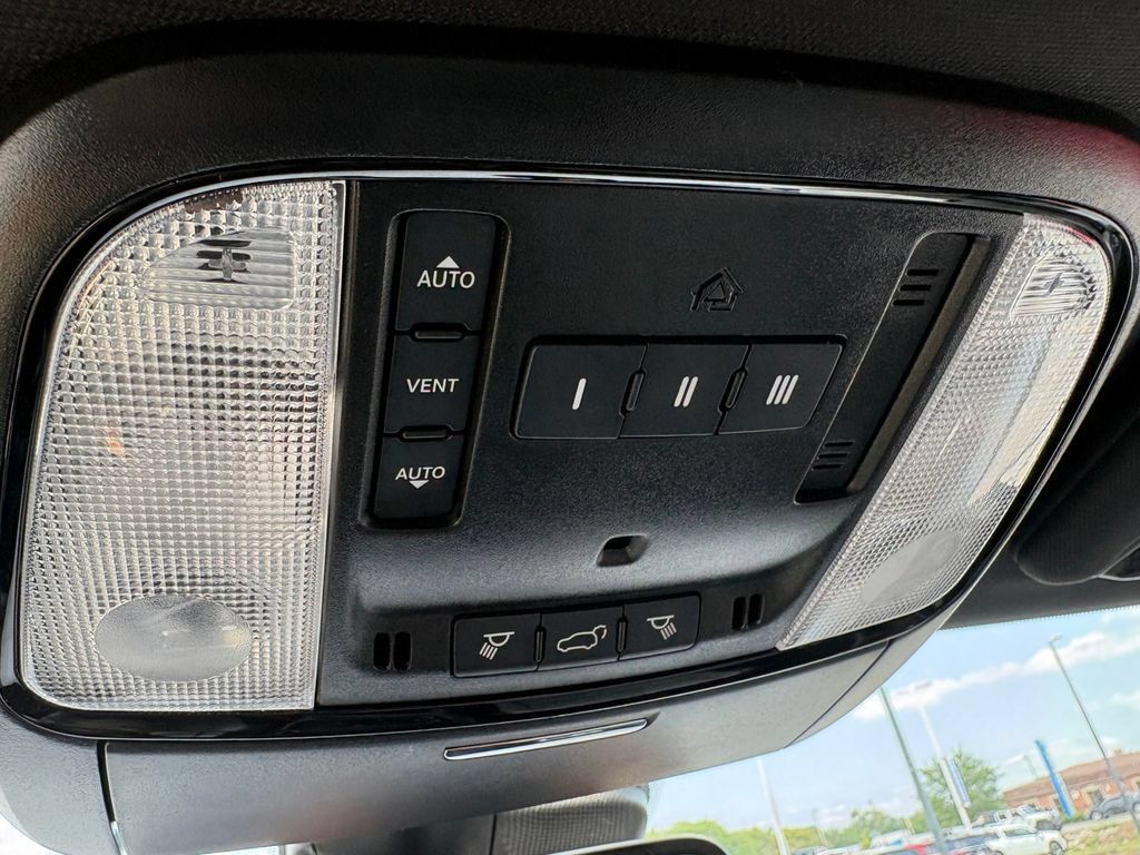 Used 2024 Dodge Durango GT AWD/4WD image 18
