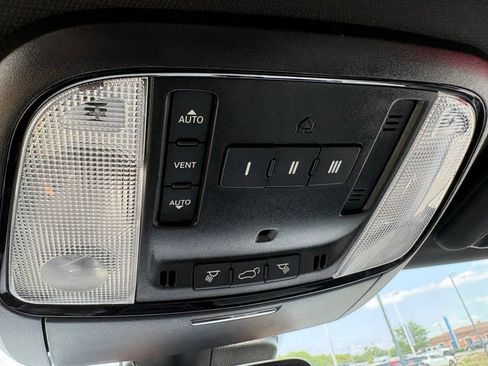 Used 2024 Dodge Durango GT AWD/4WD image 18