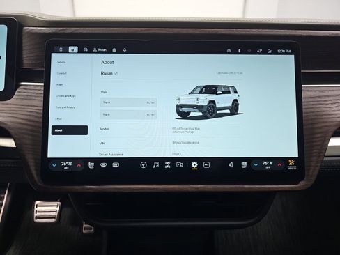 Used 2024 Rivian R1S Adventure image 29