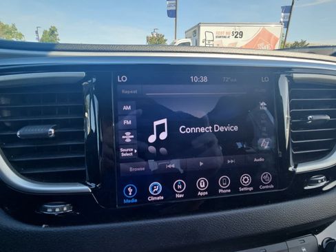 Used 2020 Chrysler Pacifica Touring-L Plus w/ S Appearance Package image 17