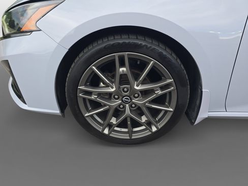 Used 2024 Nissan Altima 2.0 SR FWD image 10