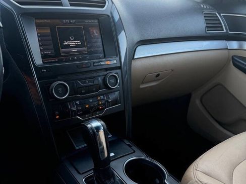 Used 2016 Ford Explorer XLT w/ Equipment Group 202A image 14