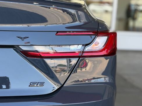 Used 2026 Toyota Camry SE FWD image 13