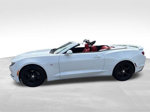 Used 2020 Chevrolet Camaro LT RWD image 10