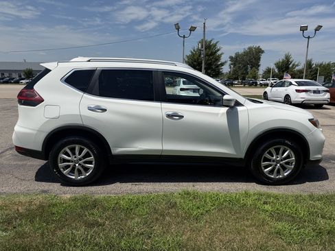 Used 2018 Nissan Rogue SV FWD image 6