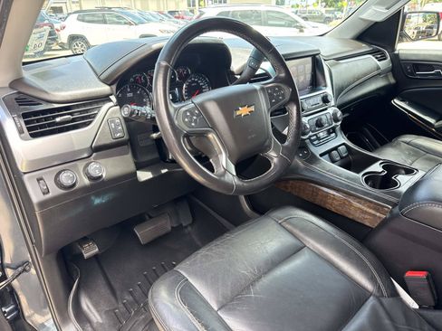 Used 2020 Chevrolet Suburban LT AWD/4WD image 17