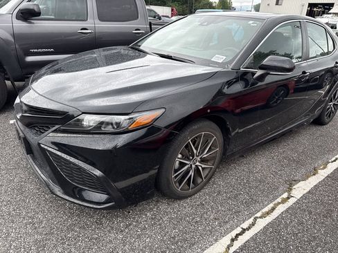 Used 2022 Toyota Camry SE FWD image 7