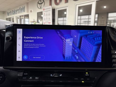 Used 2025 Toyota Camry LE image 19