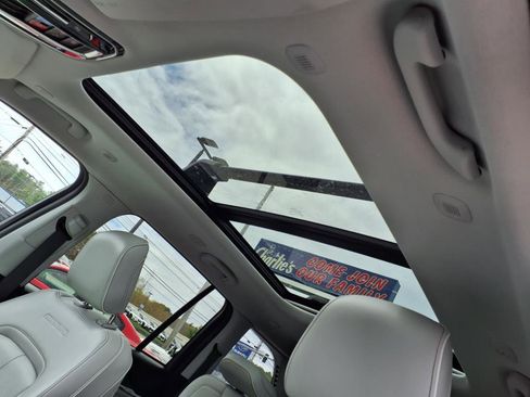 Used 2022 Jeep Grand Cherokee Overland image 8