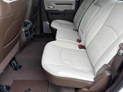 New 2026 RAM 2500 Laramie AWD/4WD image 18