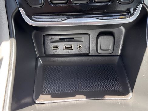 Used 2021 GMC Terrain SLT image 26