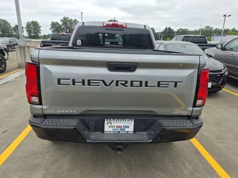 Used 2024 Chevrolet Colorado ZR2 w/ ZR2 Convenience Package III AWD/4WD image 8