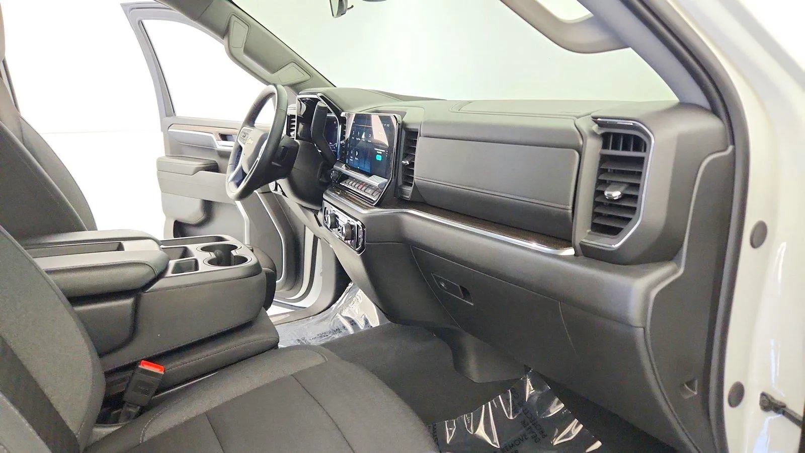 Used 2024 Chevrolet Silverado 1500 LT AWD/4WD image 29