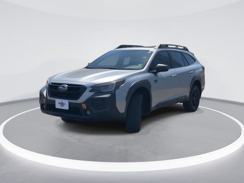 Used 2025 Subaru Outback Wilderness AWD/4WD image 3