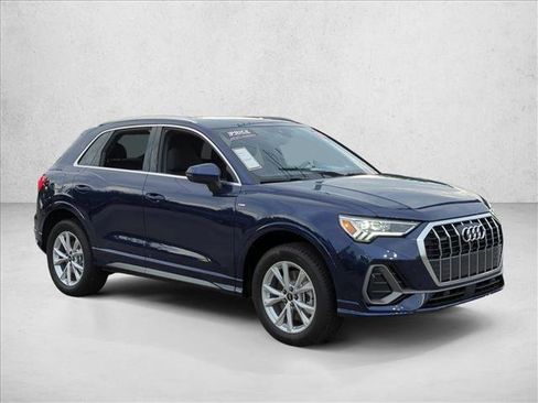 Used 2025 Audi Q3 2.0T Premium AWD/4WD image 3