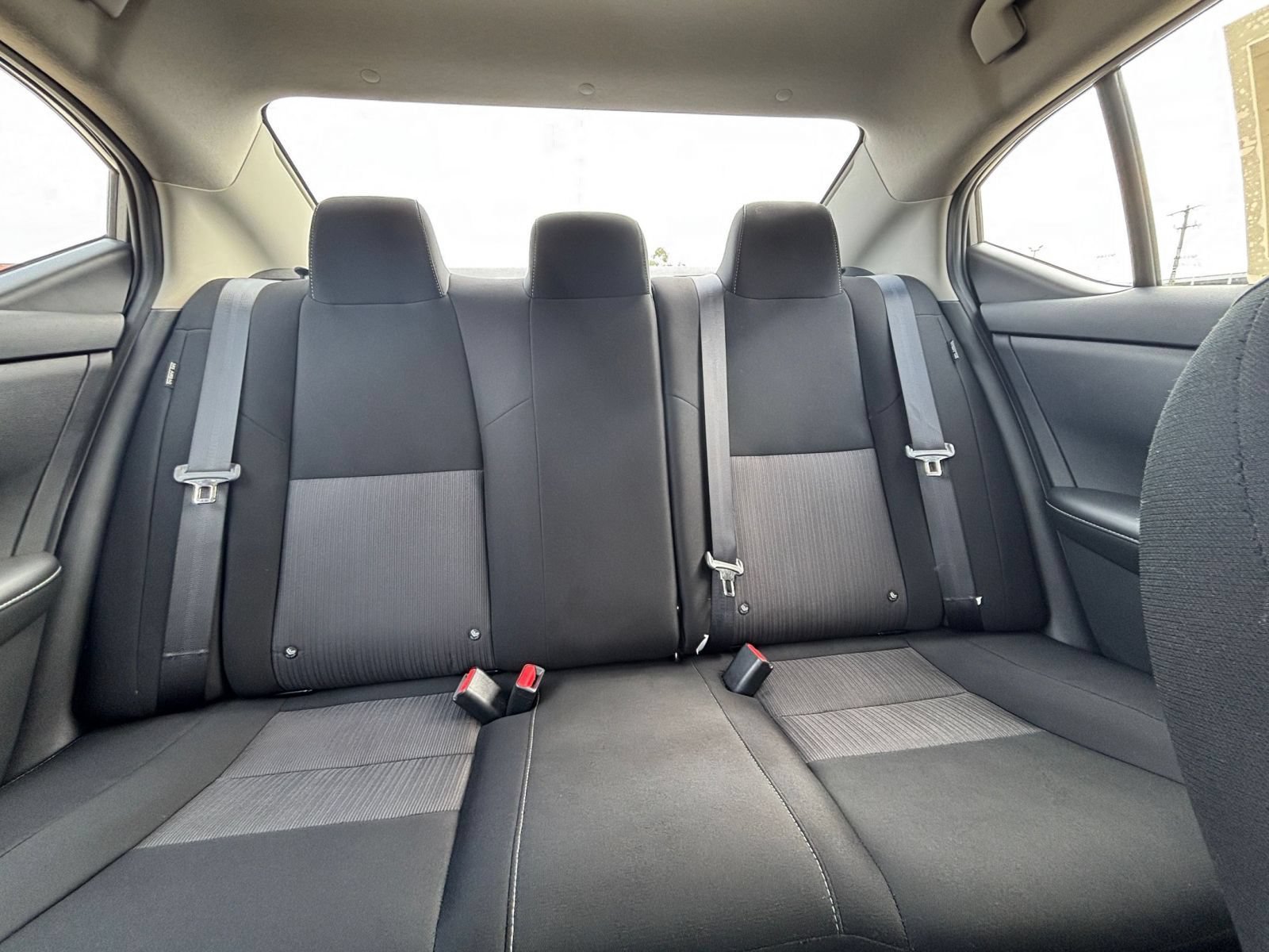 Used 2025 Nissan Sentra SV FWD image 35