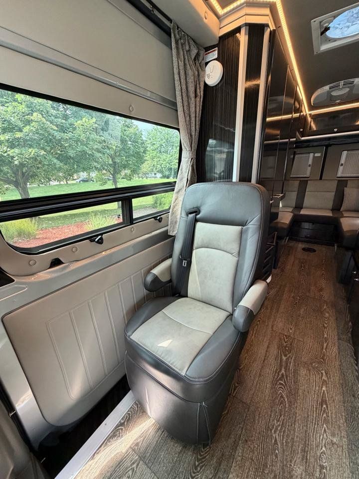 Used 2017 Mercedes-Benz Sprinter 3500 image 61