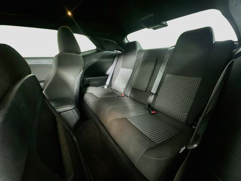 Used 2022 Dodge Challenger R/T Scat Pack w/ Driver Convenience Group RWD image 27