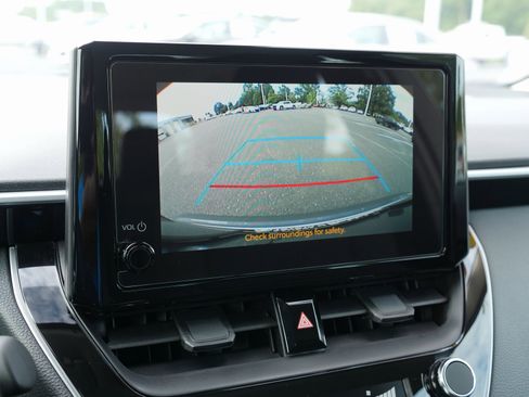 Used 2025 Toyota Corolla LE image 22